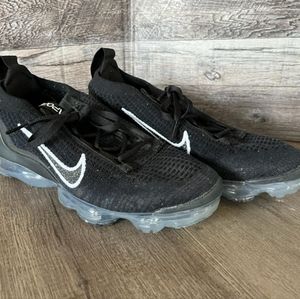 Nike Women's Air VaporMax Sneaker, Size 7.5